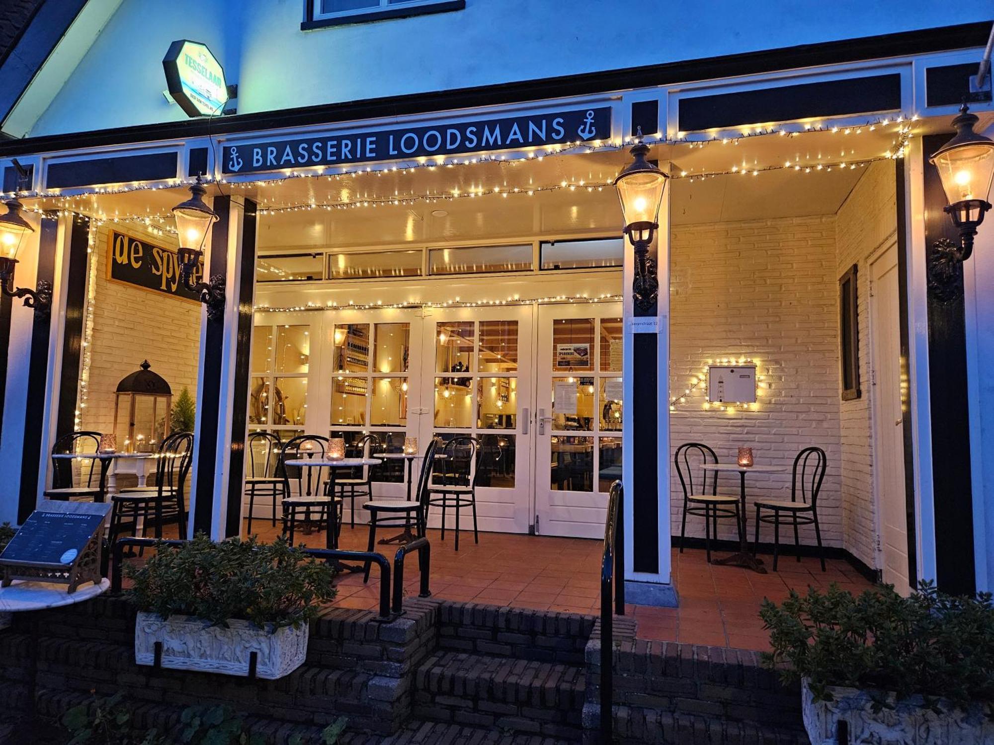 Hotel-Restaurant Loodsmans Welvaren Bv デン・ホールン エクステリア 写真