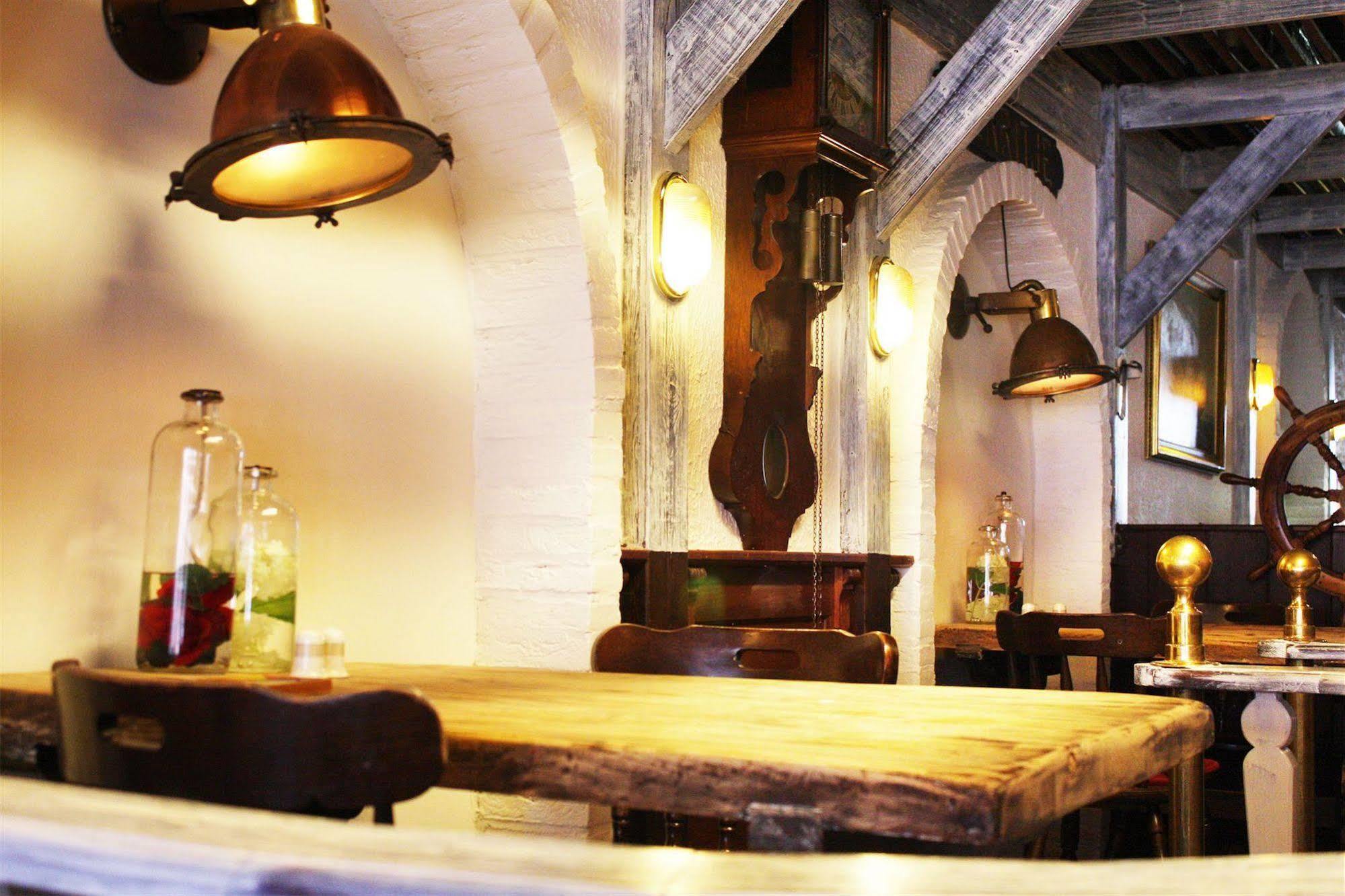Hotel-Restaurant Loodsmans Welvaren Bv デン・ホールン エクステリア 写真